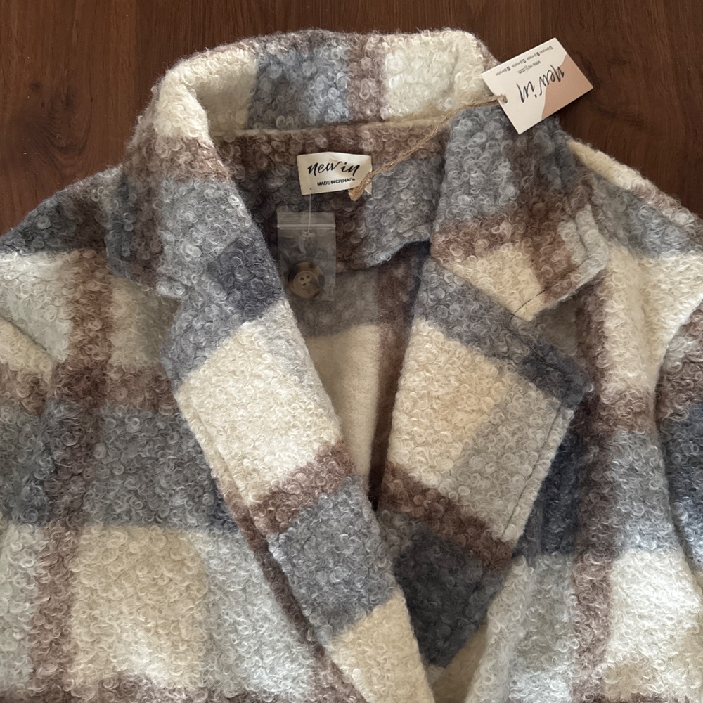 New In Coat - Picture 2 of 2